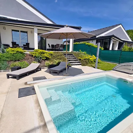 No 121 Bacasba With Heated And Covered Pool Villa *