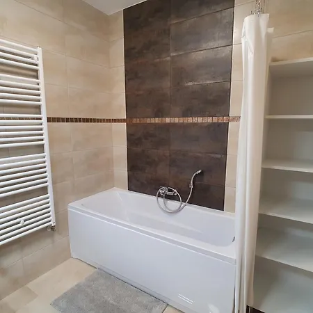 No 121 Bacasba With Heated And Covered Pool * Balatongyorok